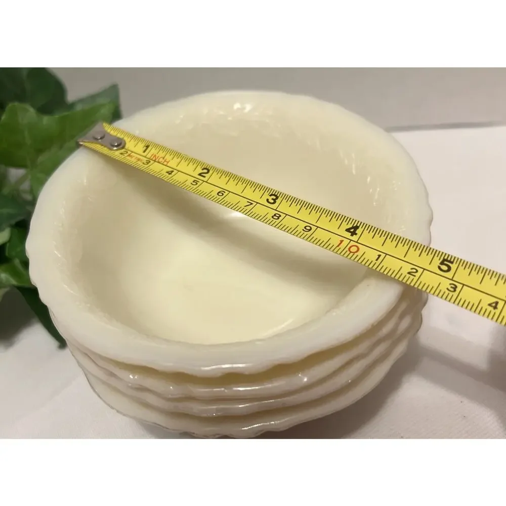 4 McKee Uranium Custard Ivory Laurel Wreath Glass Berry Bowls